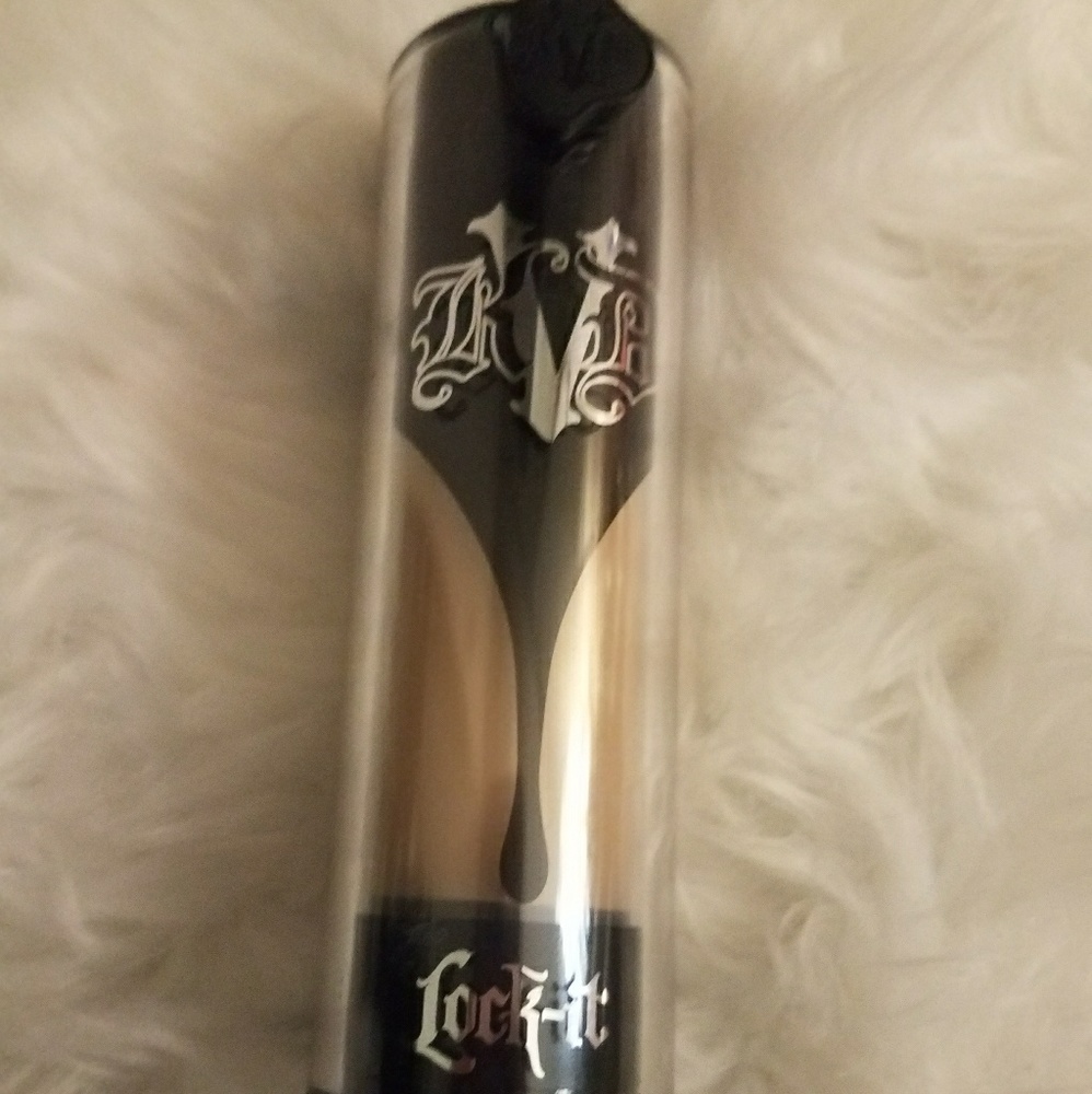 Kat Von D Lock-It Foundation